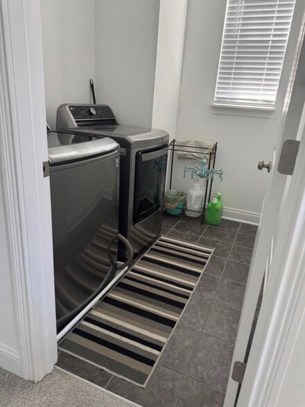 Building Photo - 6995 Pickett Pl