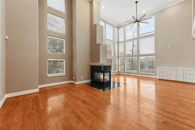 Primary Photo - 332 Asbury St