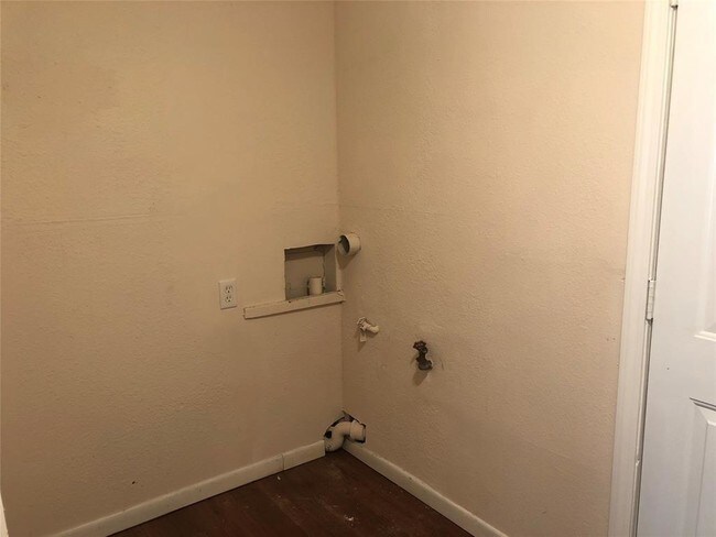 Building Photo - 1407 Loper St