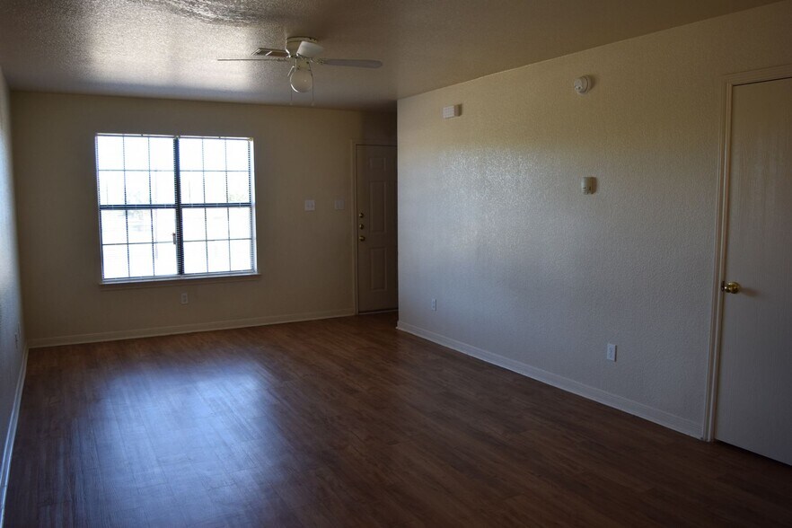 Building Photo - 3408 Zephyr Rd