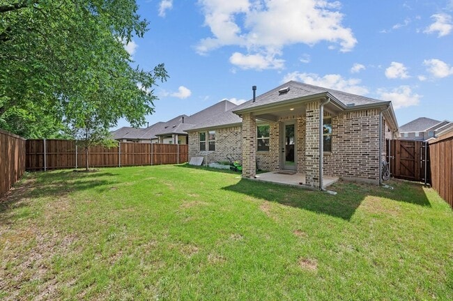 Building Photo - 2848 Acadia Dr