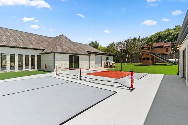 Building Photo - 209 Carriage Hill Ln