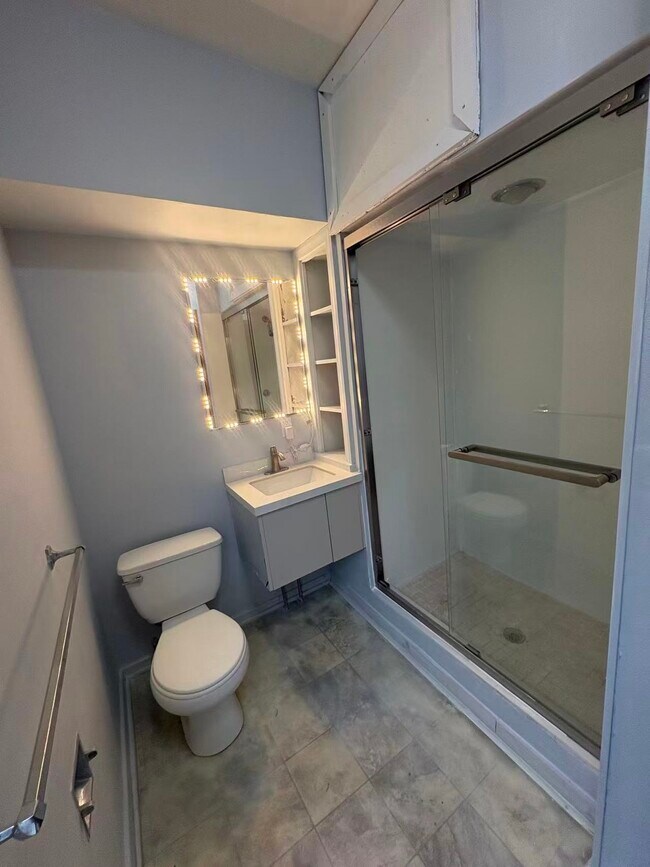 Building Photo - 11 Arch St