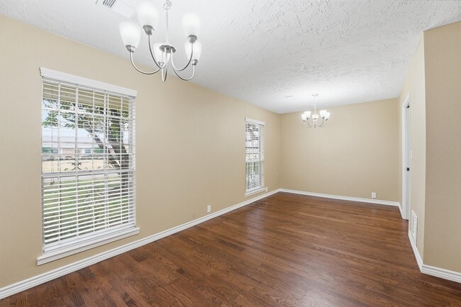 Building Photo - 4122 Regency Dr