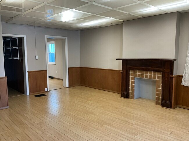 Building Photo - 233 Scioto St