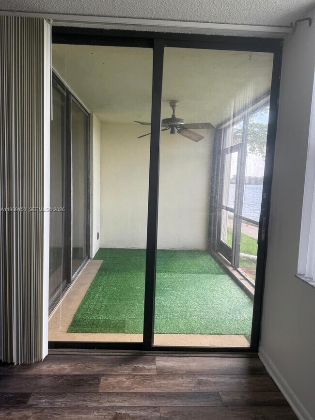 Building Photo - 109 Lake Emerald Dr