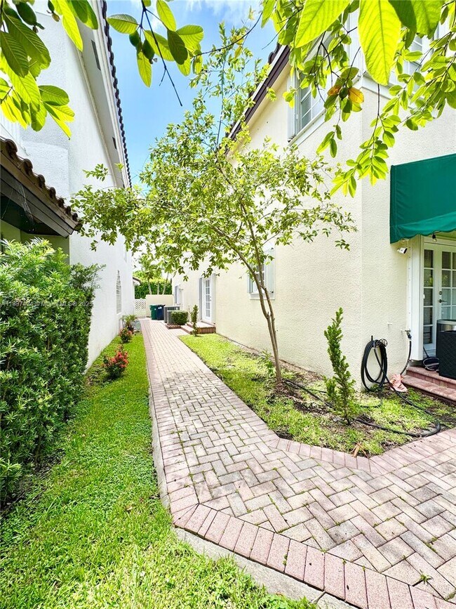Building Photo - 5630 NW 104th Ct