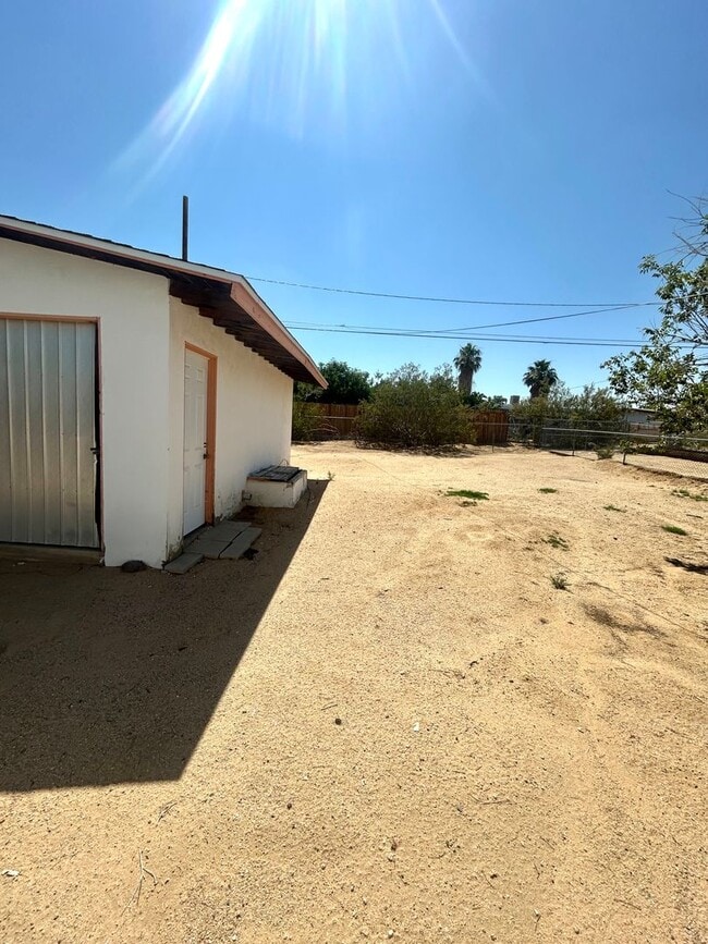 Building Photo - 6096 Cahuilla Ave
