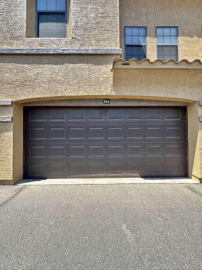 Building Photo - 1702 E Bell Rd