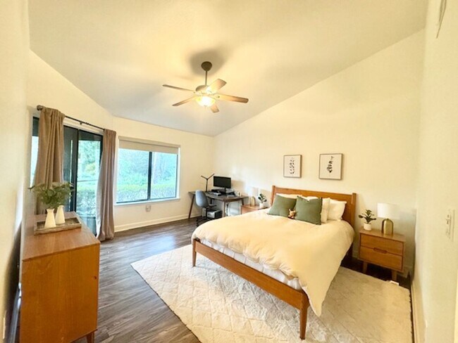 Building Photo - 155 Gleneagles Dr