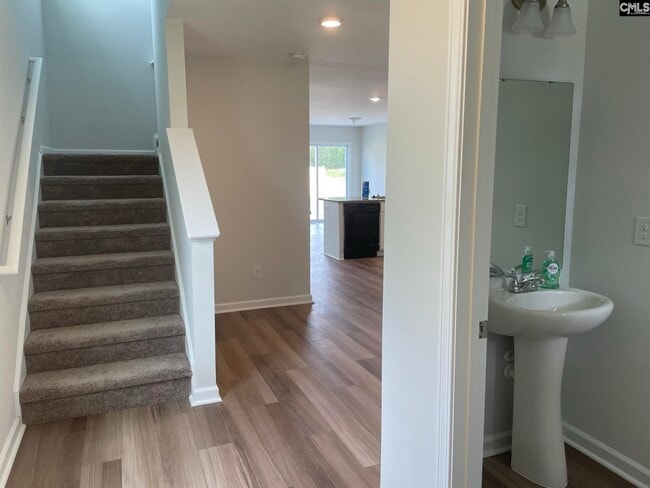 Building Photo - 129 Kings Parish Ct