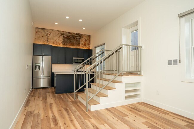 Building Photo - **  AVAILABLE AUGUST 2026  **  Beautiful Downtown Apartment with Private Rooftop Deck  Call to in...