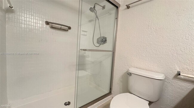 Building Photo - 3 br, 2 bath House - 1000 Parkview Dr Apt 415