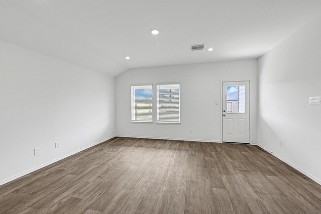 Building Photo - 31230 Yatesbury Ln