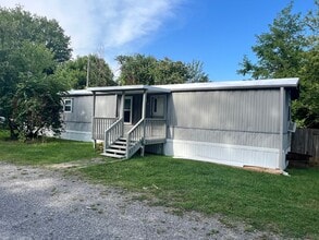 Building Photo - 732 Old US Hwy 70