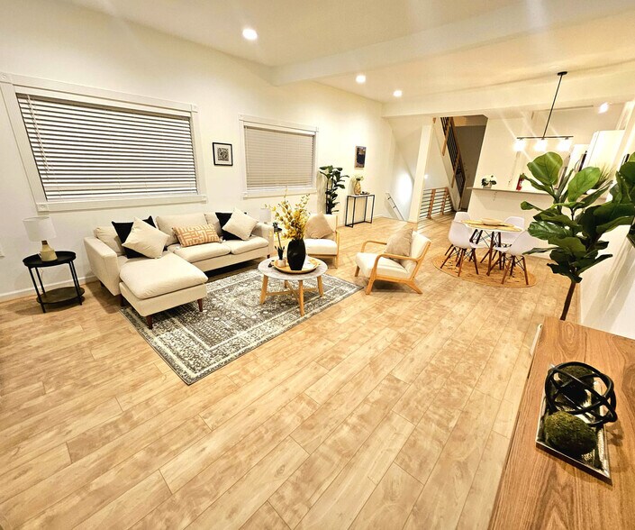 Primary Photo - 2439 18th St NW