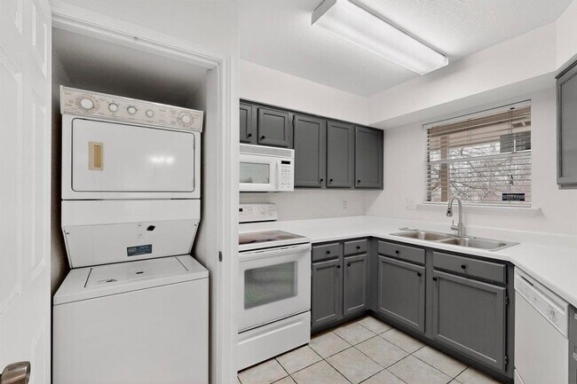 Building Photo - 2450 Wickersham Ln