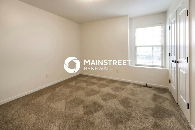 Building Photo - 4 Bedroom Pet-Friendly Home in Raymore, MO...