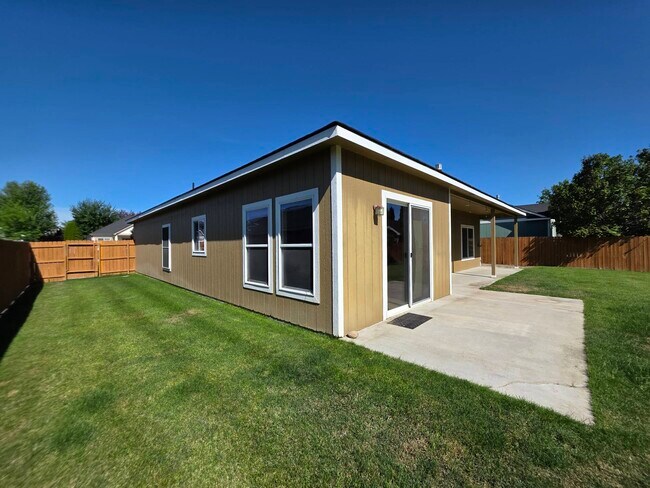 Building Photo - 2300 Meridian Ave