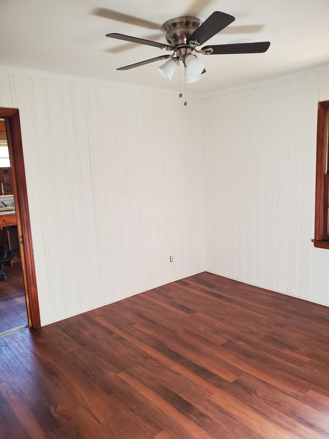 Building Photo - 1324 Mt Gallant Rd