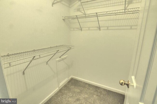 Building Photo - 5704 Chapman Mill Dr