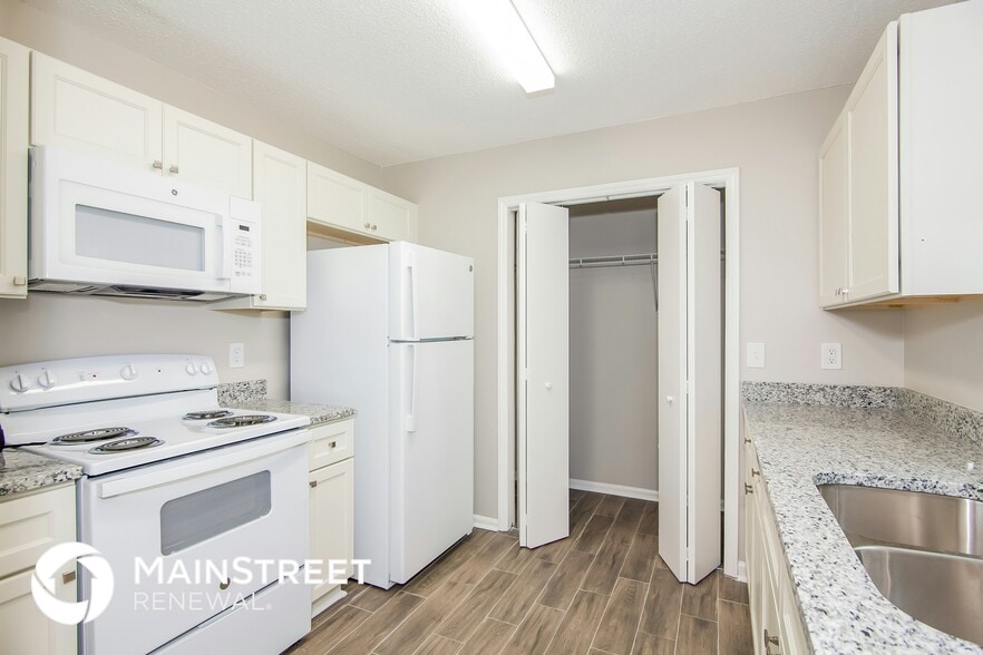 Building Photo - 4511 Longbriar Dr