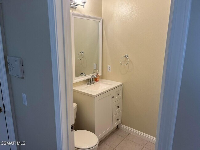 Building Photo - 569 Camino Agua Dulce