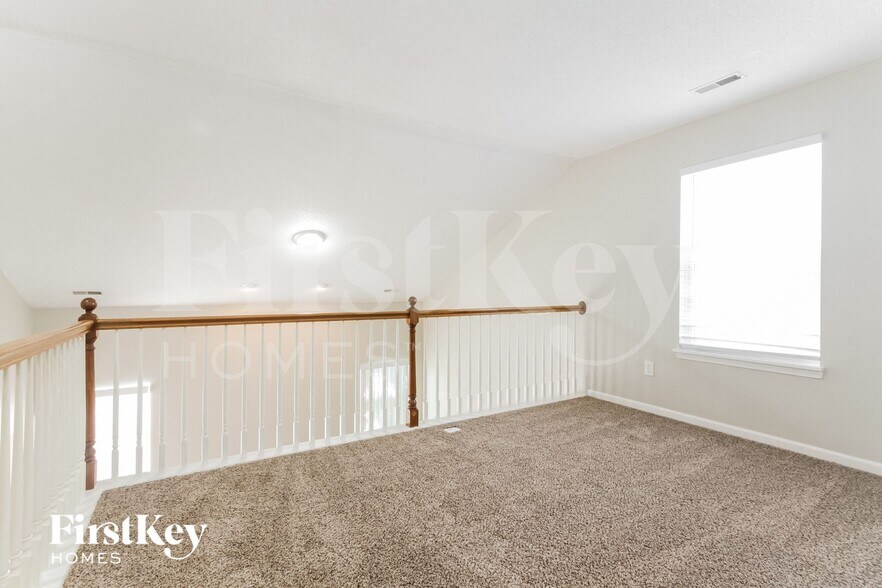 Building Photo - 7126 Parklake Pl
