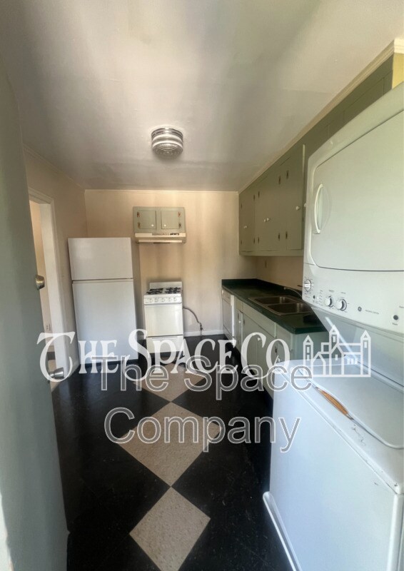 Building Photo - 49 Chapel St