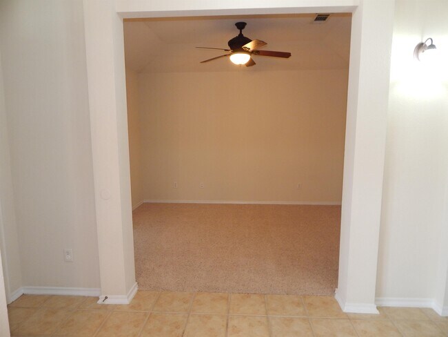 Building Photo - 2041 Rain Dance Loop