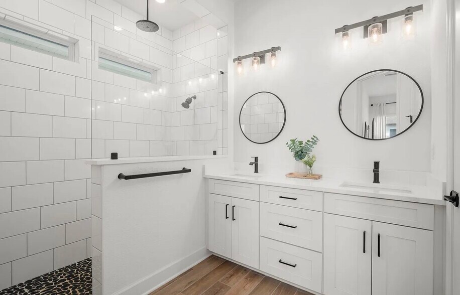 Building Photo - 11325 Hillsong Ct