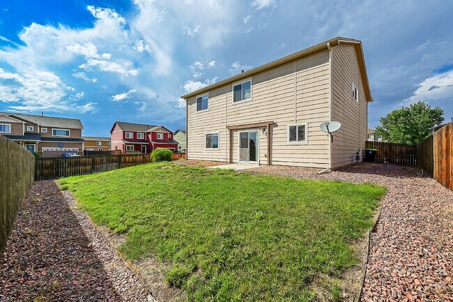 Building Photo - $2,395 - 3-Bed Home with Updated Features ...