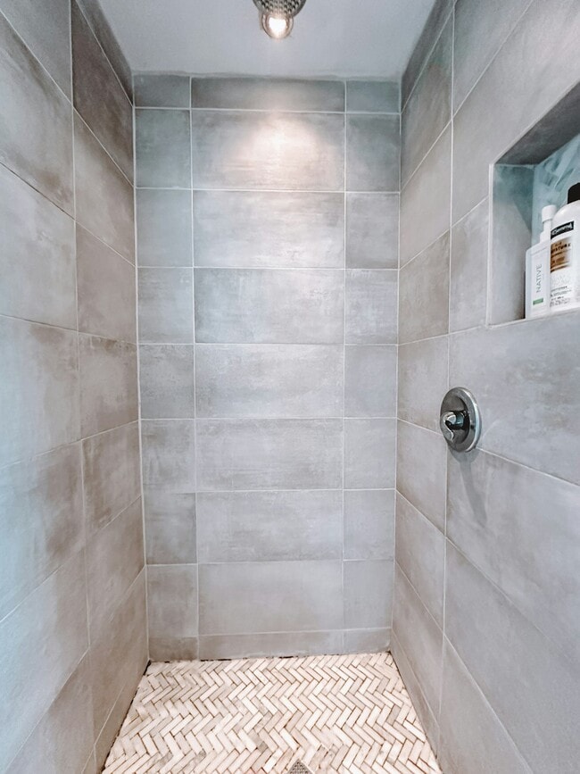 Building Photo - 328A Oneawa St