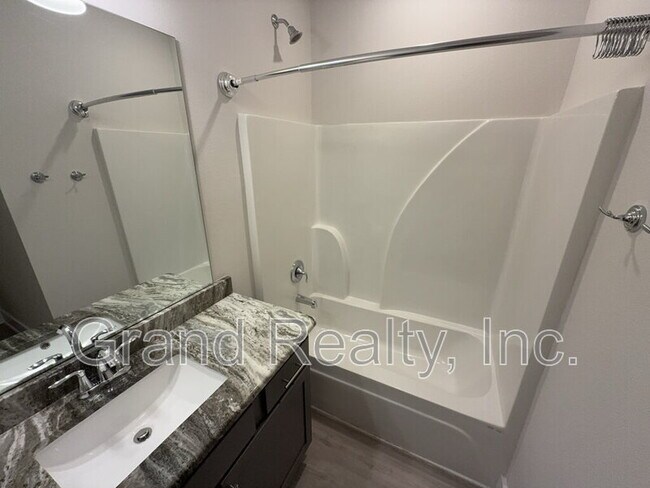 Building Photo - 7016 Whitetail Run Dr