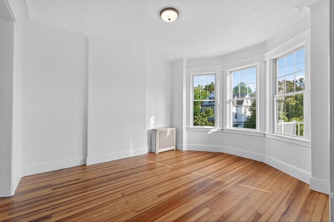 Building Photo - 42 Duer Pl