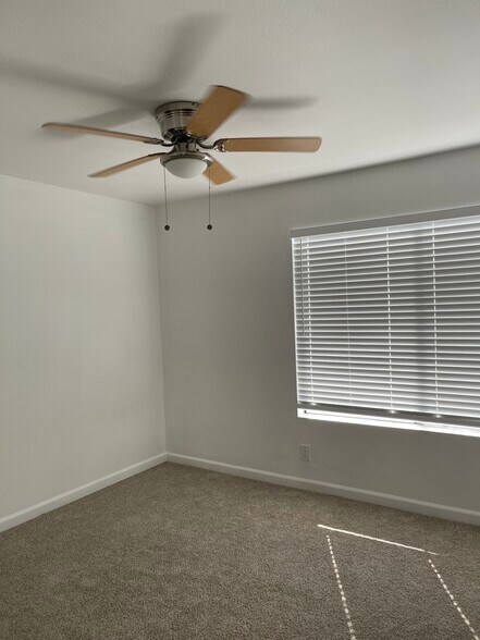 Building Photo - 9454 Twin Trails Dr