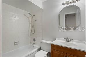 Building Photo - 924 Poplar Dr