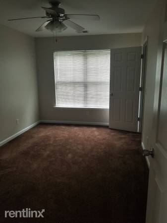 Building Photo - 3 br, 1.5 bath Townhome - 100 Alston Street