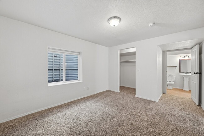 Building Photo - $2,640.95 with $300 off the first month's rent, 4 Beds - 3.5 Bath, Single Family Home in Colorado...