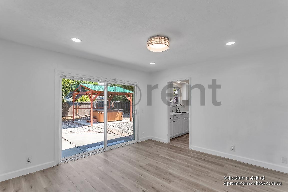 Building Photo - Unit