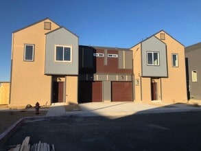 Building Photo - 1154 Chisholm Trl