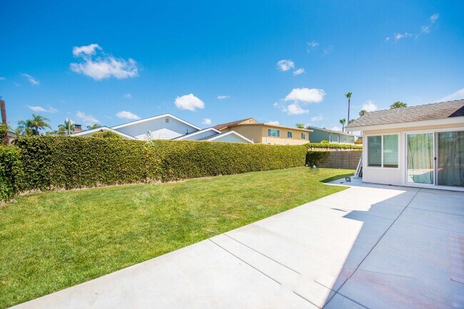 Building Photo - Remodeled South Huntington Beach Home