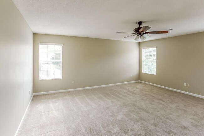 Building Photo - 9966 Chariden Dr