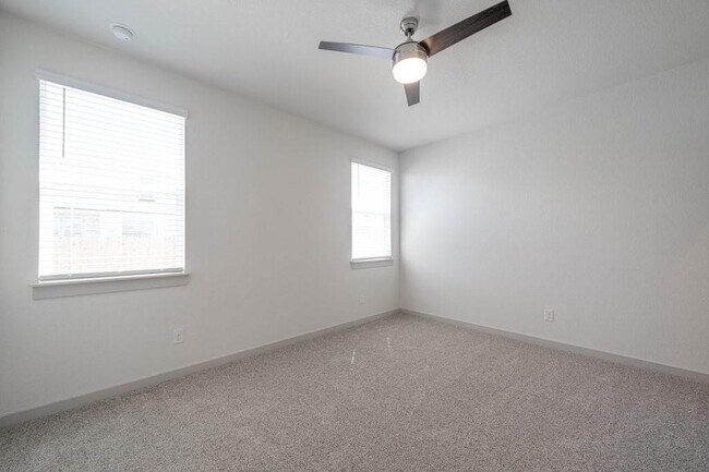 Building Photo - 225 New Hampton Wy