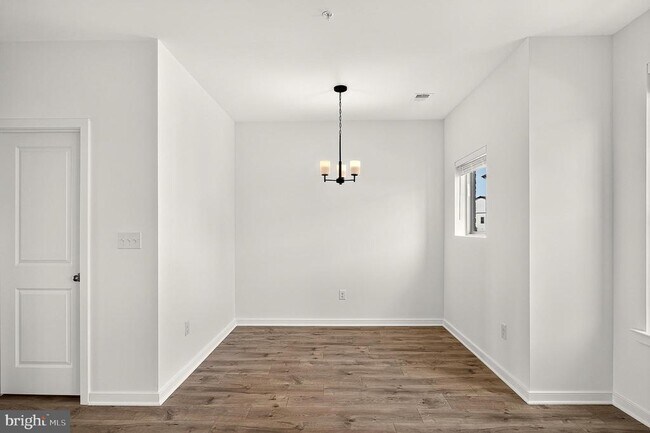 Building Photo - 20957 Bluebird Sq