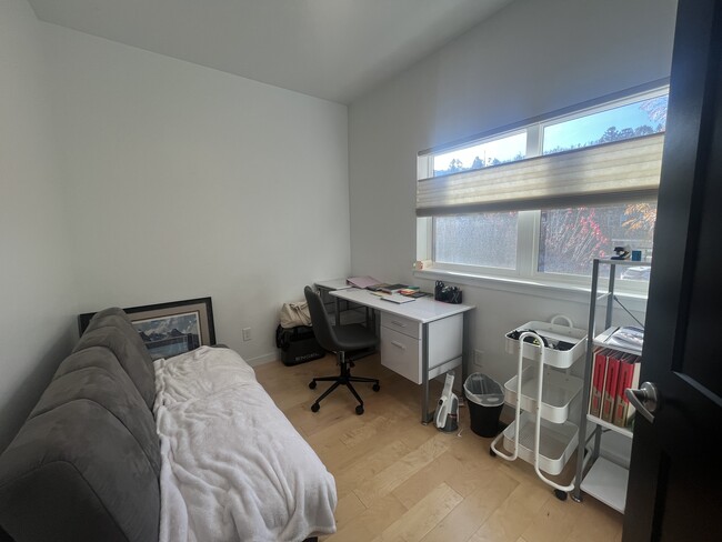 Building Photo - 006