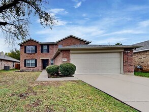 Building Photo - 7205 Silktree Ct