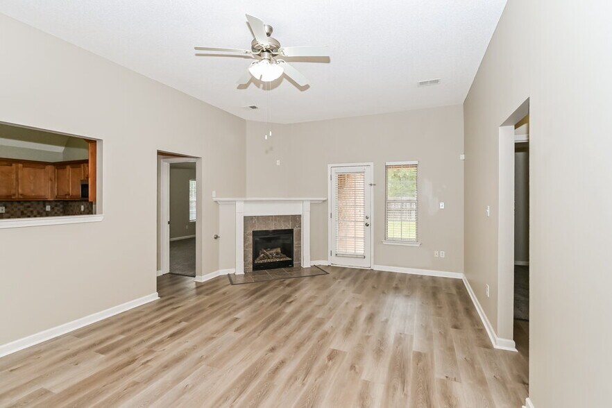 Building Photo - 916 Keebler Cove