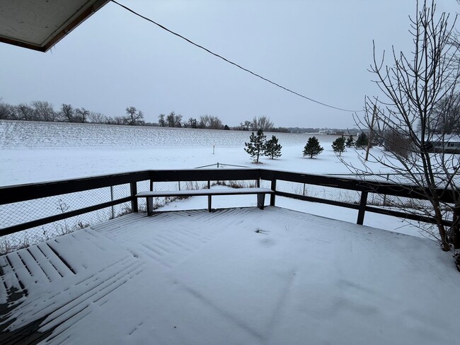 Building Photo - 3 Bedroom Home