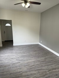 Building Photo - 702 9th St SW